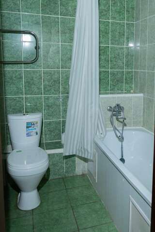 Гостиница Барбарис Биробиджан Кровать в общем 6-местном номере-6